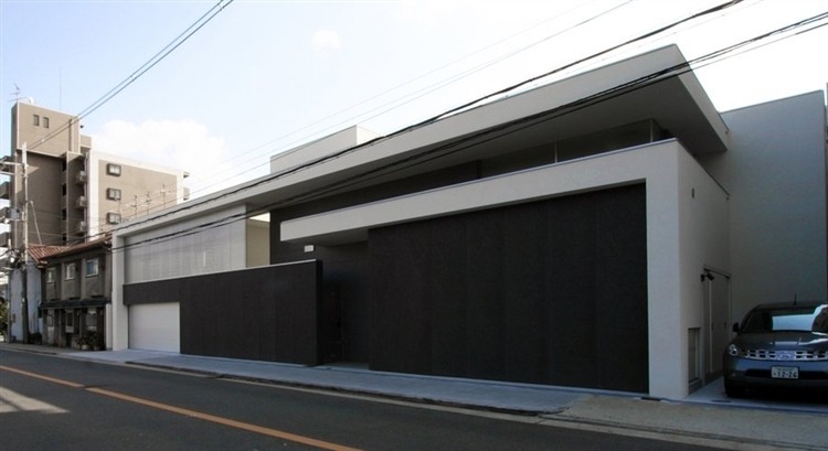 Vase Residence in Japan