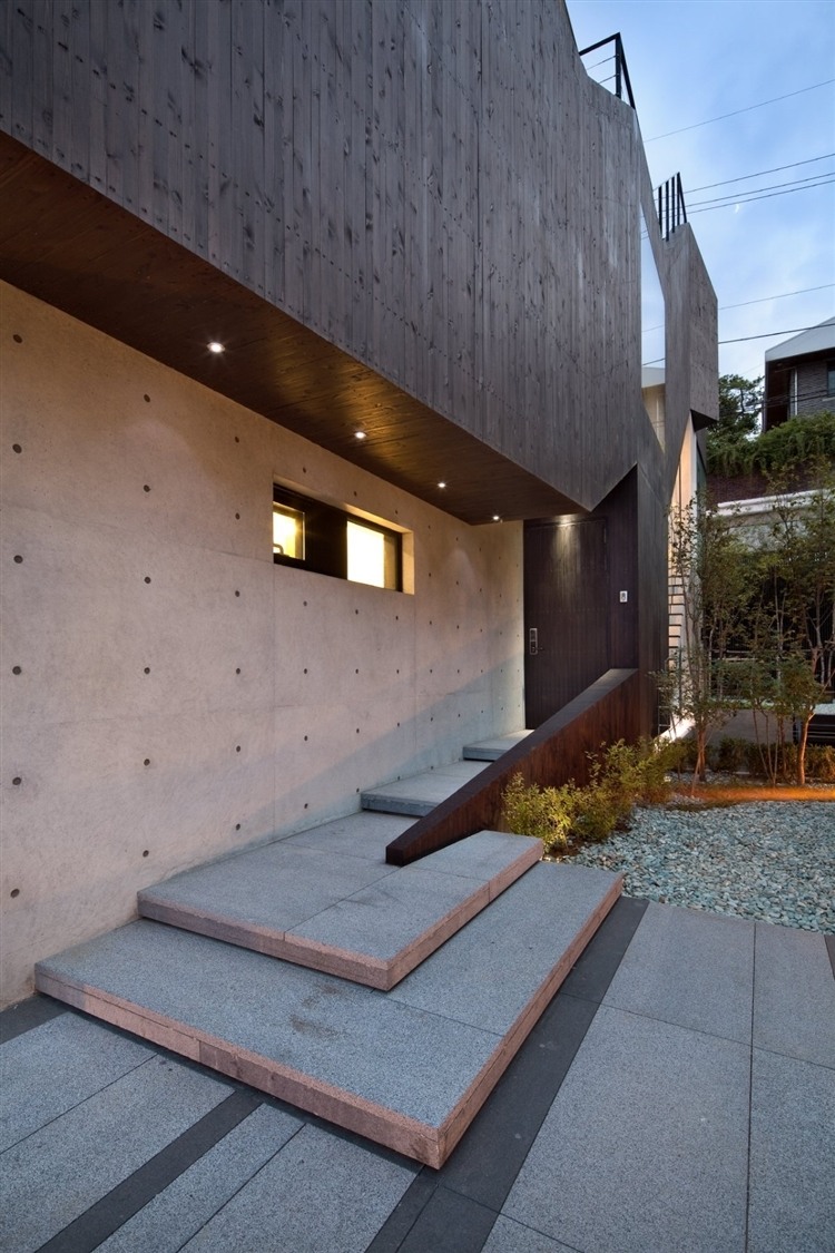H-House by Bang By Min