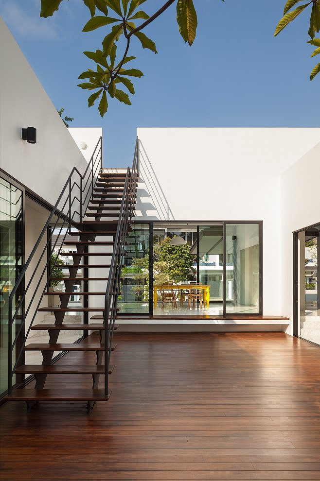 Mandai Courtyard House by Atelier M+A