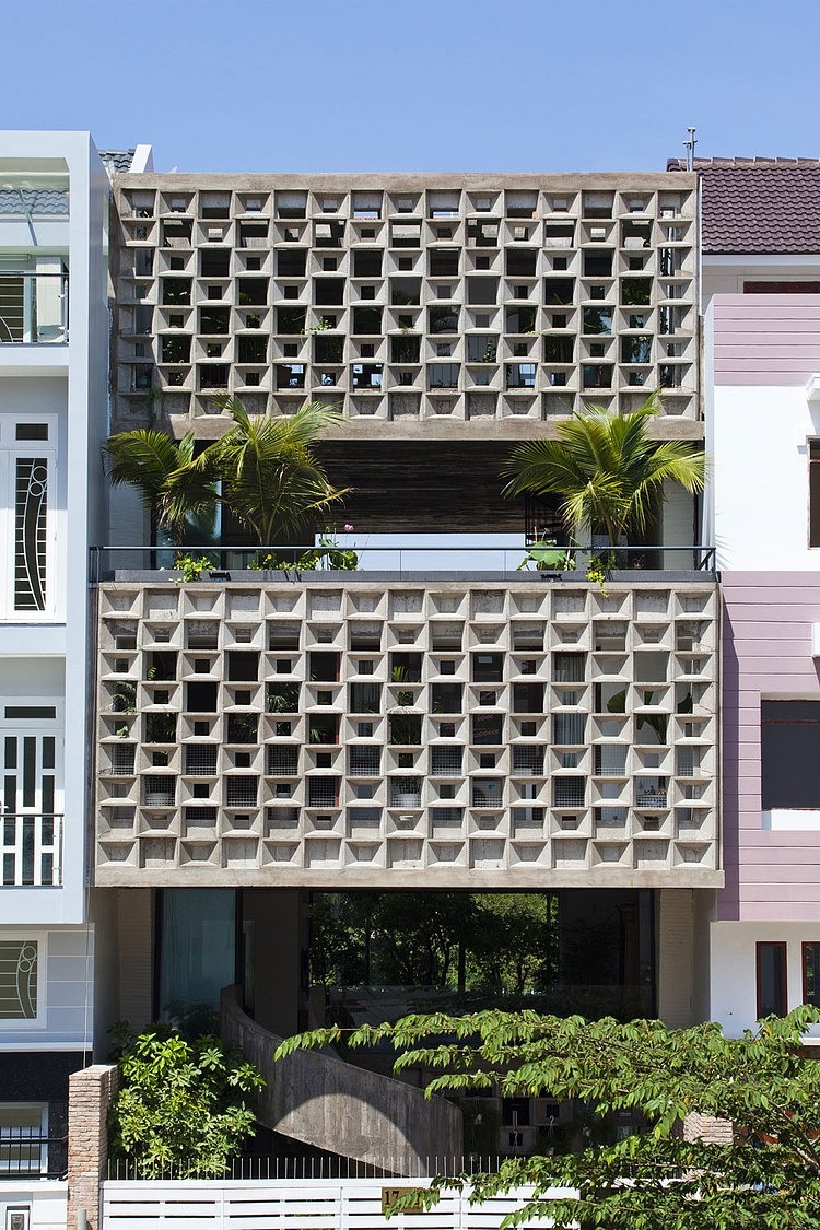 Binh Thanh House by Vo Trong Nghia and Sanuki + Nishizawa
