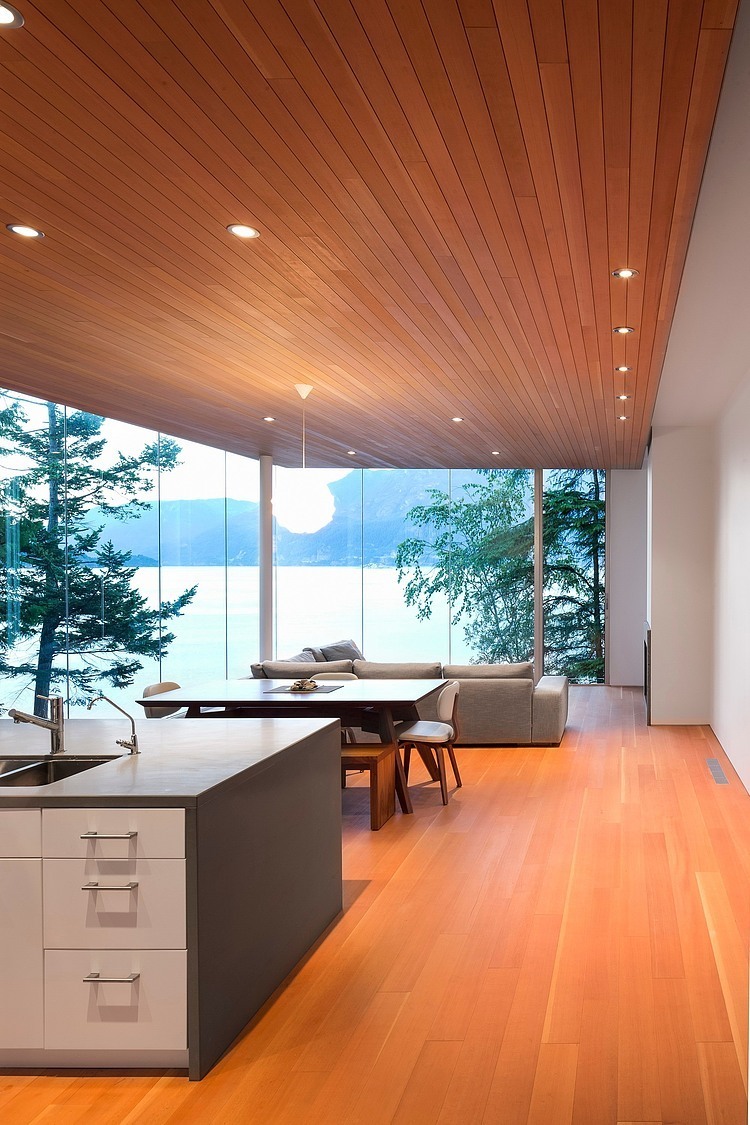 004-gambier-island-house-mcfarlane-green