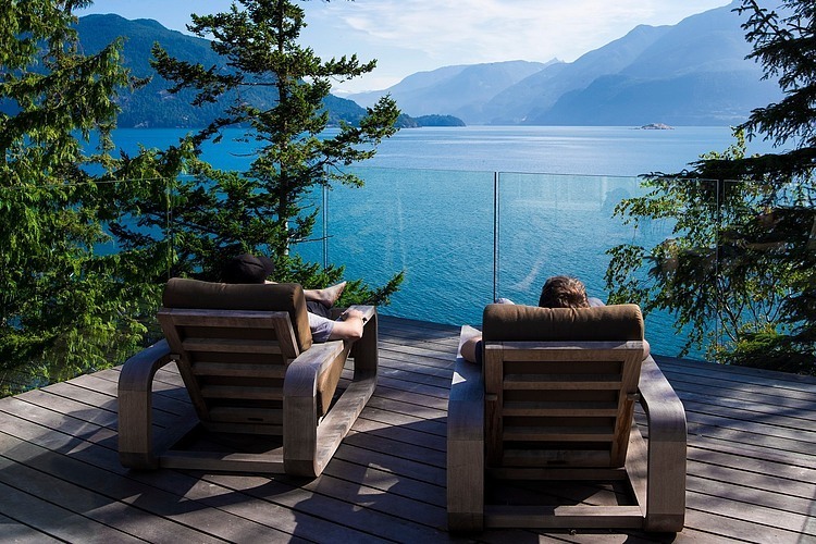 013-gambier-island-house-mcfarlane-green