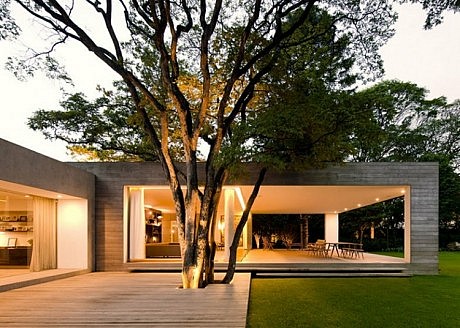 Grecia House by Isay Weinfeld - 2
