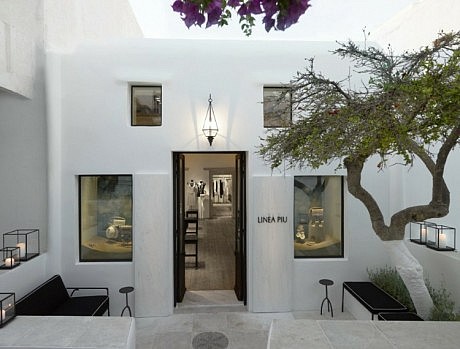 Linea Piu Boutique on the Greek island of Mykonos - 2