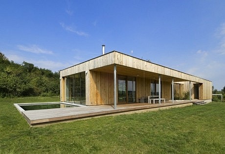 Modern Weekend House in Bus, Czech Republic - 2