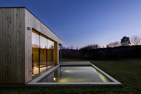 Modern Weekend House in Bus, Czech Republic - 4