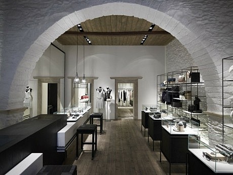 Linea Piu Boutique on the Greek island of Mykonos - 5