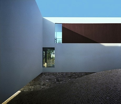 Brilliant Aatrial House by KWK PROMES - 6