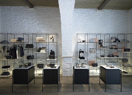 Linea Piu Boutique on the Greek island of Mykonos - 8