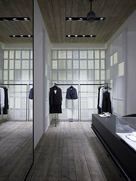 Linea Piu Boutique on the Greek island of Mykonos - 9