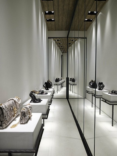 Linea Piu Boutique on the Greek island of Mykonos - 10