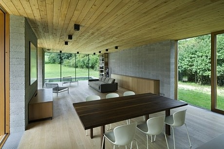 Modern Weekend House in Bus, Czech Republic - 10