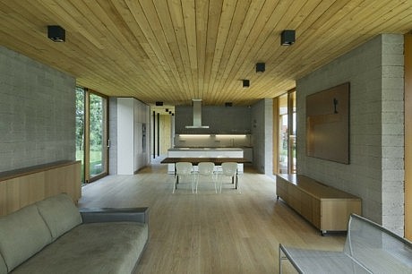 Modern Weekend House in Bus, Czech Republic - 12