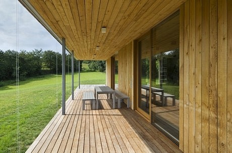 Modern Weekend House in Bus, Czech Republic - 14