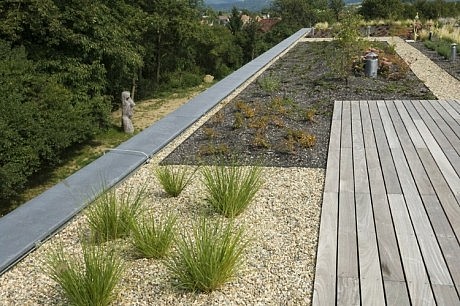 Modern Weekend House in Bus, Czech Republic - 15