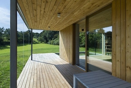 Modern Weekend House in Bus, Czech Republic - 17