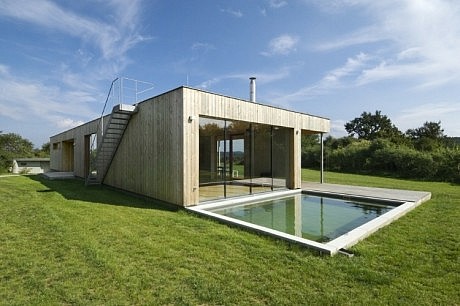 Modern Weekend House in Bus, Czech Republic - 20