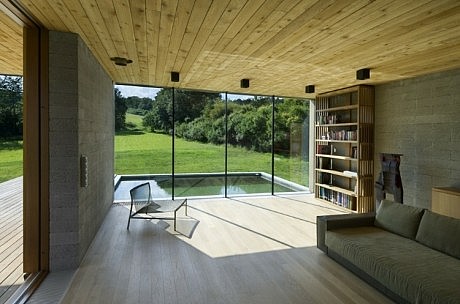 Modern Weekend House in Bus, Czech Republic - 21