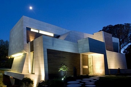 Contemporary Memory House by A-cero - 2