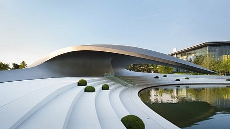 Cool Porsche Pavilion by HENN Architects - 4