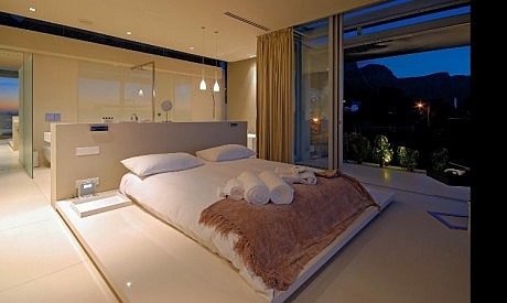 First Crescent by SAOTA - 7