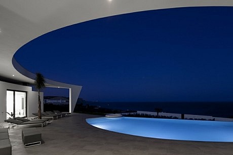 The Colunata House by Mario Martins - 11