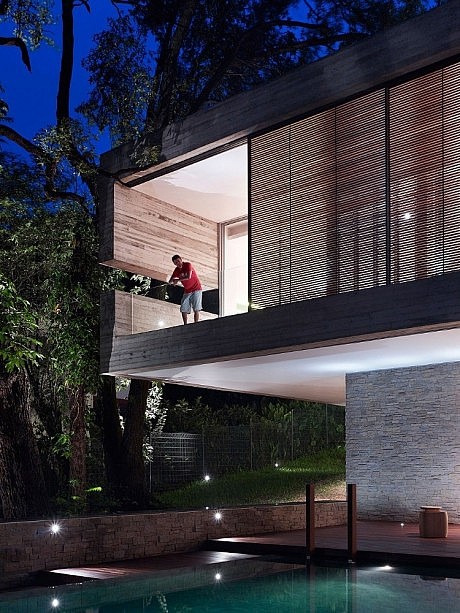 JKC1 House by ONG&ONG - 6