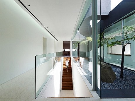 JKC1 House by ONG&ONG - 9