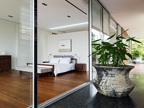 JKC1 House by ONG&ONG - 14