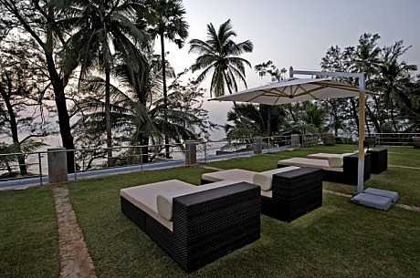 House by the Sea in Maharashtra - 5