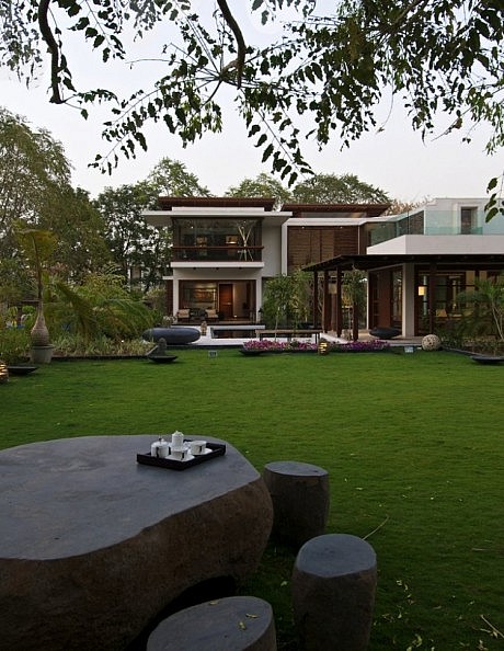 Courtyard House by Hiren Patel Architects - 6