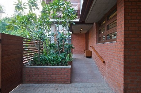 The Green House by Hiren Patel Architects - 9