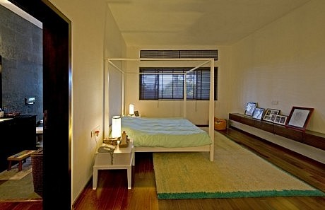 House by the Sea in Maharashtra - 9