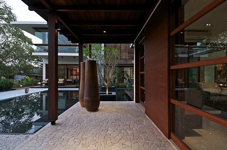 Courtyard House by Hiren Patel Architects - 10