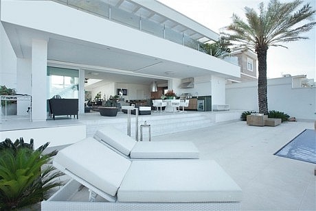 The NJ Residence by Pupogaspar Arquitetura - 10