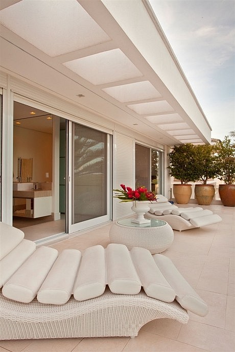 The NJ Residence by Pupogaspar Arquitetura - 25