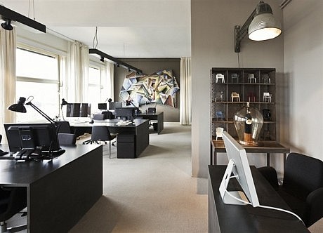 Uxus HQ by Uxus Design - 2