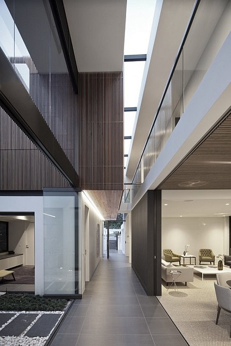 Z House in Sydney - 4