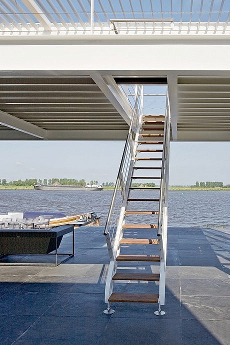 Steel Study House II by Archipelontwerpers