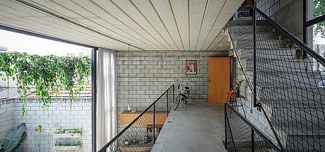 Maracana House by Terra e Tuma Arquitetos