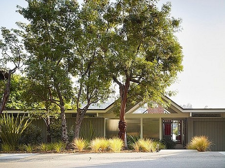 Lagoon House by Gary Hutton
