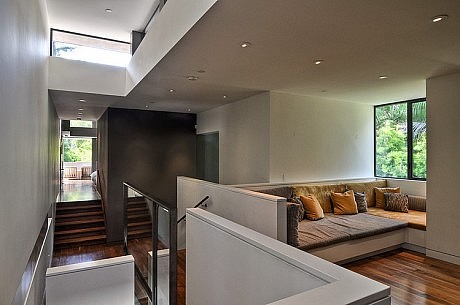 Santa Monica Residence by Chu+Gooding Architects