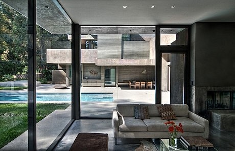 Santa Monica Residence by Chu+Gooding Architects