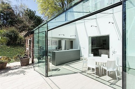 The Glass House by AR Design Studio