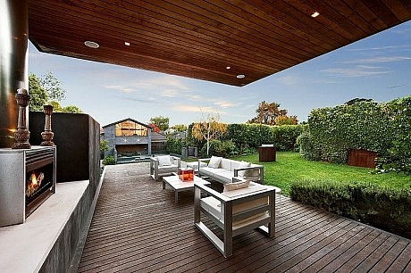Armandale House by Jackson Clements Burrows