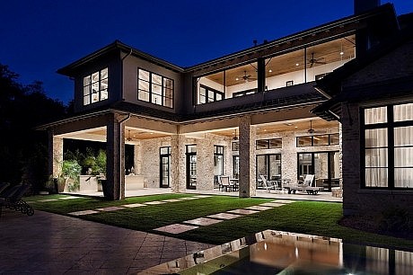 Classy Hill Country Residence by Jauregui Architecture