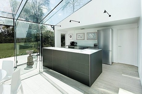 The Glass House by AR Design Studio