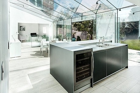 The Glass House by AR Design Studio