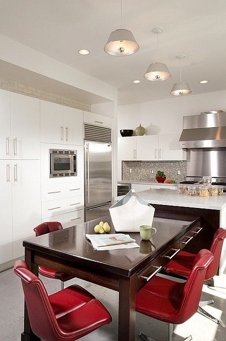 Warm Modern Home by Kenneth Brown Design