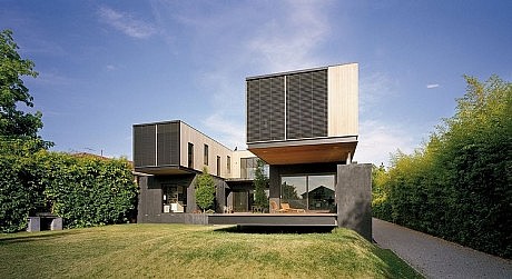 Armandale House by Jackson Clements Burrows